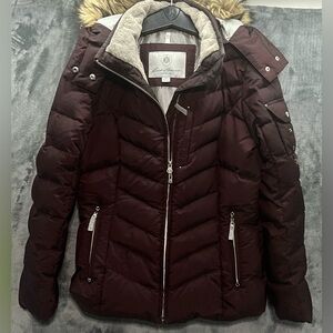 Eddie Bauer Medium women's Burgundy 650 Fill goose down puffer coat